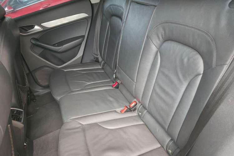 Used Audi Q3 2012 35 TFSI quattro Comfort Model Left Rear Seat