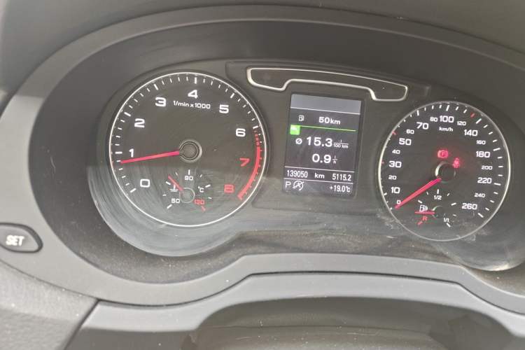 Used Audi Q3 2012 35 TFSI quattro Comfort Model Odometer Close Up
