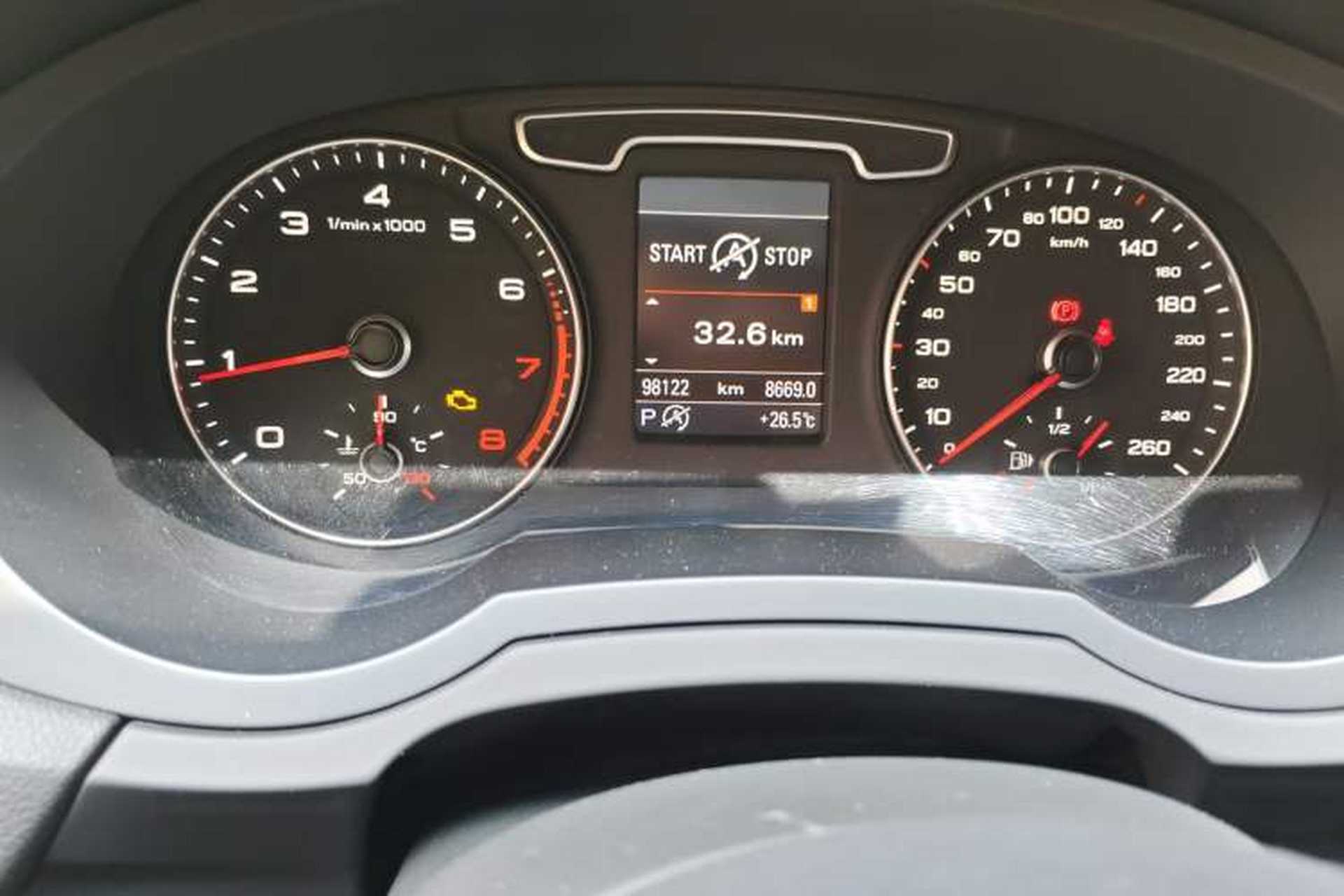 Used Audi Q3 2012 35 TFSI quattro Comfort Model Odometer Close Up