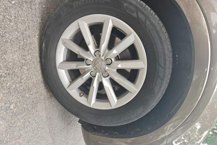 Used Audi Q3 2012 35 TFSI quattro Comfort Model Right Front Wheel Hub