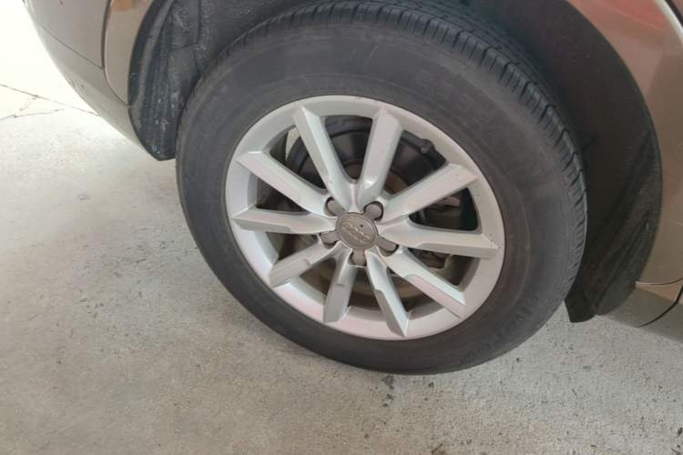 Used Audi Q3 2012 35 TFSI quattro Comfort Model Right Rear Wheel Hub