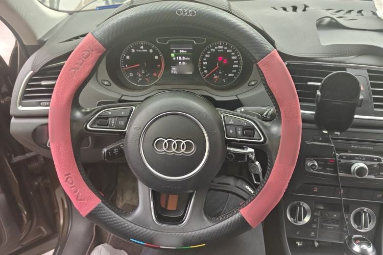 Used Audi Q3 2012 35 TFSI quattro Comfort Model Steering Wheel