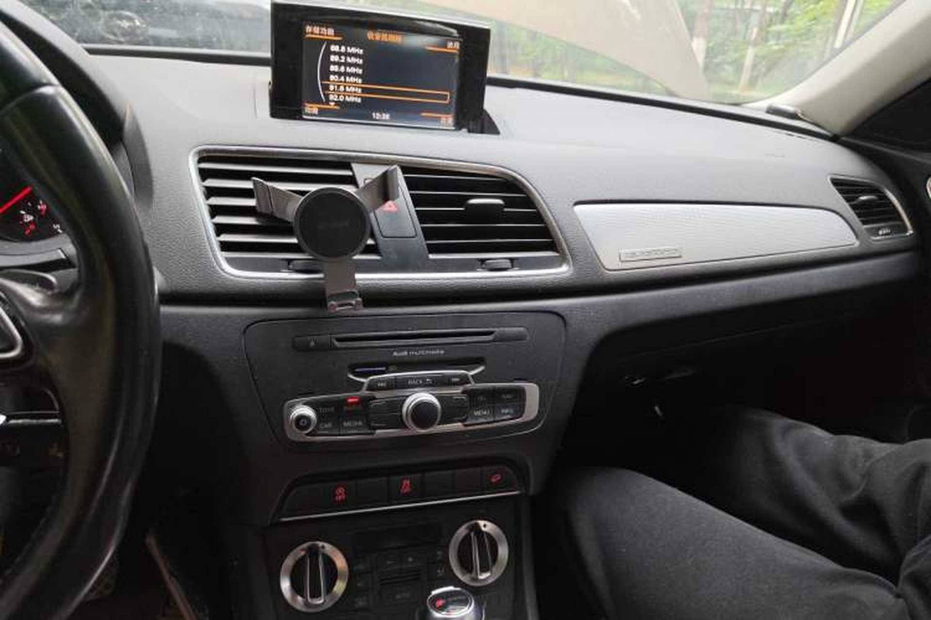 Used Audi Q3 2012 35 TFSI quattro Comfort Model Audio And AC Panel