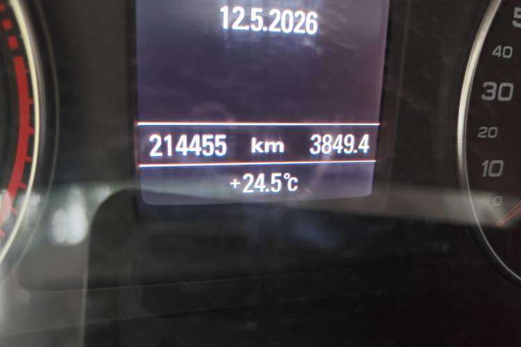 Used Audi Q3 2012 35 TFSI quattro Comfort Model Odometer Close Up