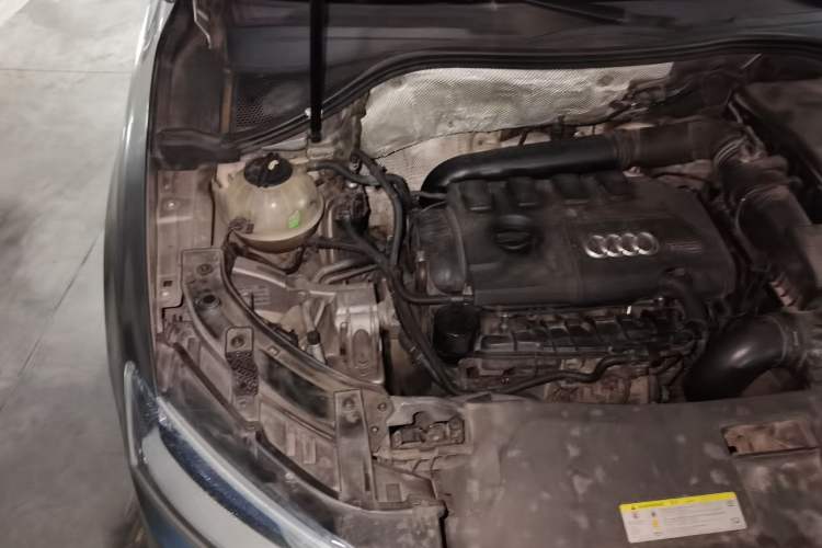 Used Audi Q3 2012 35 TFSI quattro Comfort Model Engine Bay Right