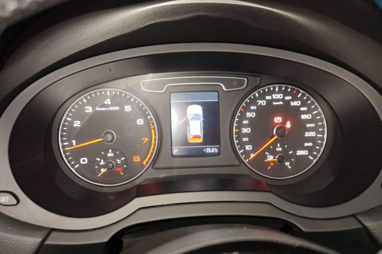 Used Audi Q3 2012 35 TFSI quattro Comfort Model Instrument Cluster