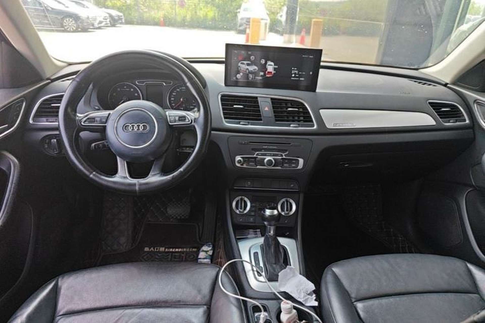 Used Audi Q3 2012 35 TFSI quattro Comfort Model Center Console