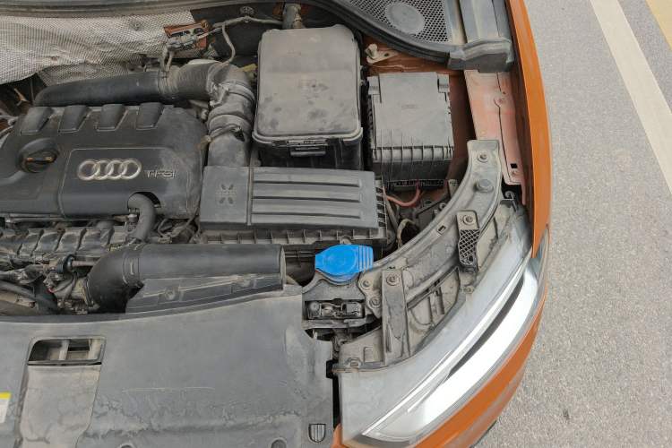 Used Audi Q3 2012 35 TFSI quattro Comfort Model Engine Bay Left