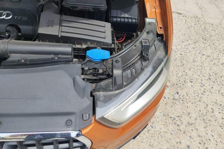 Used Audi Q3 2012 35 TFSI quattro Comfort Model Engine Bay Left