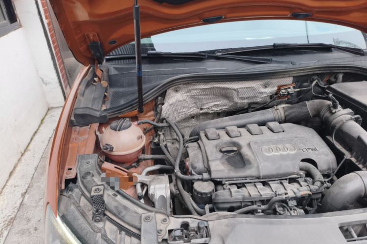 Used Audi Q3 2012 35 TFSI quattro Comfort Model Engine Bay Right