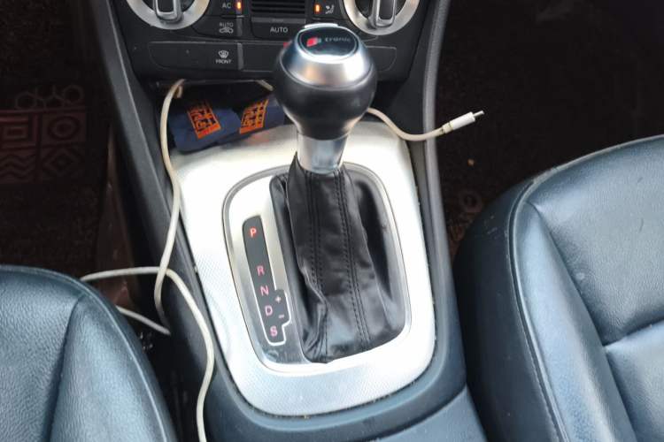 Used Audi Q3 2012 35 TFSI quattro Comfort Model Gear Lever