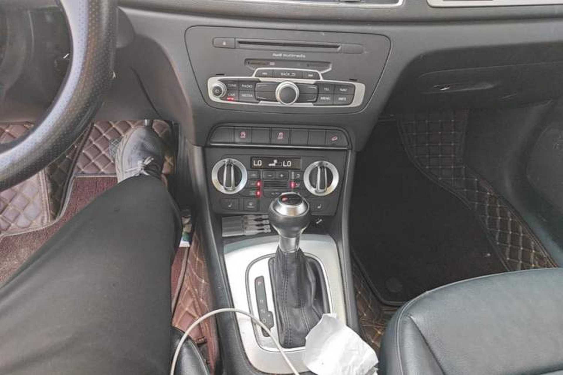 Used Audi Q3 2012 35 TFSI quattro Comfort Model Gear Lever