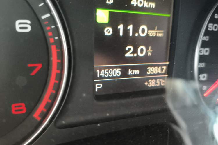Used Audi Q3 2012 35 TFSI quattro Comfort Model Odometer Close Up
