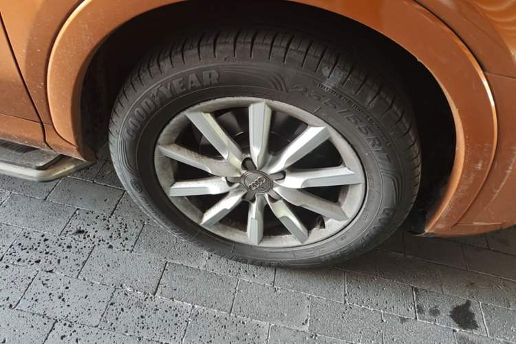 Used Audi Q3 2012 35 TFSI quattro Comfort Model Right Front Wheel Hub