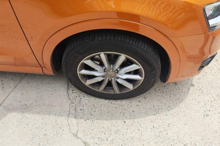 Used Audi Q3 2012 35 TFSI quattro Comfort Model Right Front Wheel Hub