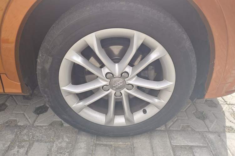 Used Audi Q3 2012 40 TFSI quattro Sport Edition Right Front Wheel Hub