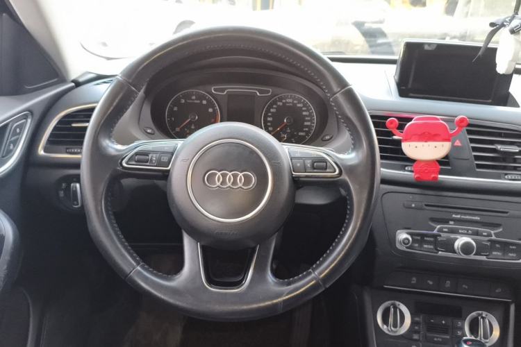 Used Audi Q3 2012 35 TFSI quattro Comfort Model Steering Wheel