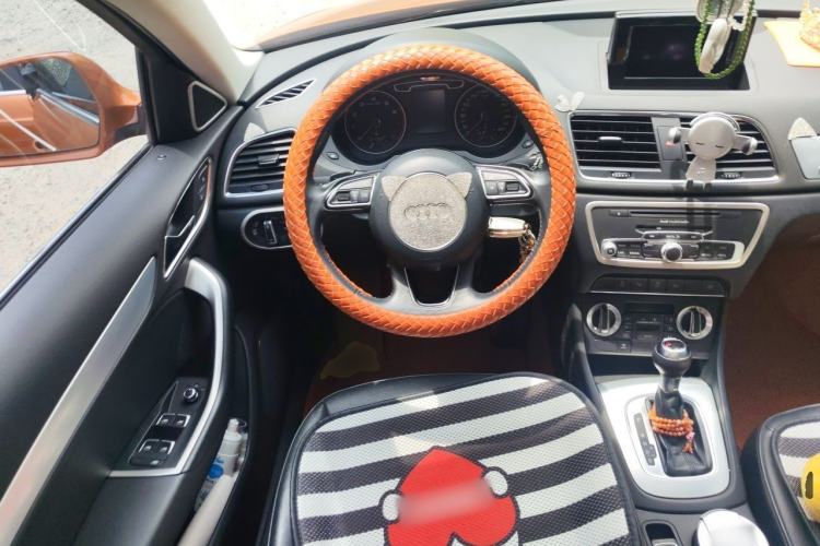 Used Audi Q3 2012 35 TFSI quattro Comfort Model Steering Wheel