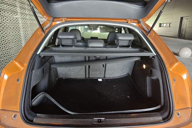 Used Audi Q3 2012 35 TFSI quattro Comfort Model Trunk
