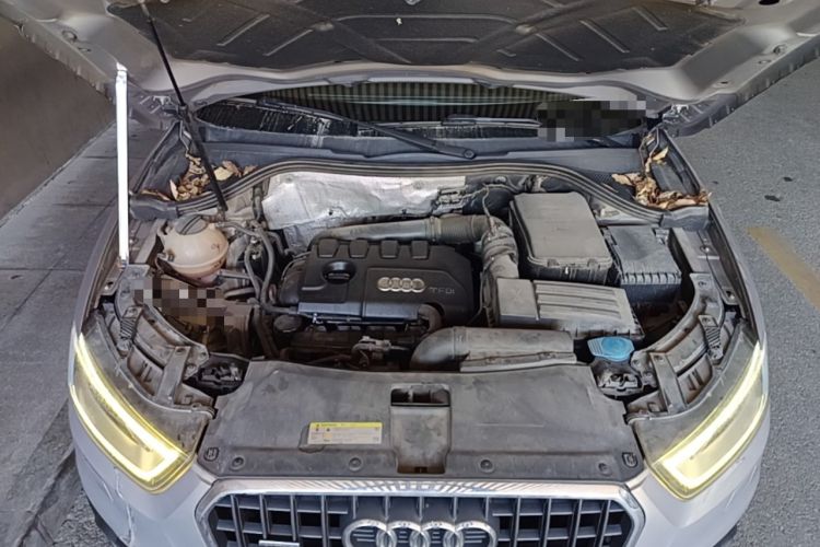 Used Audi Q3 2012 35 TFSI quattro Comfort Model Engine Bay