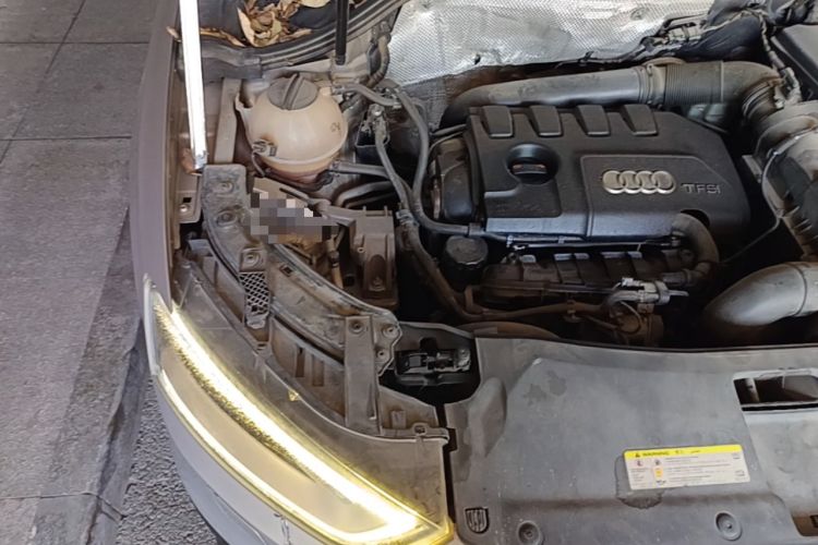 Used Audi Q3 2012 35 TFSI quattro Comfort Model Engine Bay Right