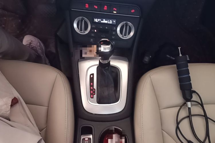 Used Audi Q3 2012 35 TFSI quattro Comfort Model Gear Lever
