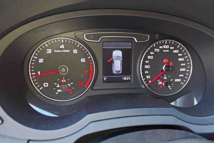 Used Audi Q3 2012 35 TFSI quattro Comfort Model Instrument Cluster