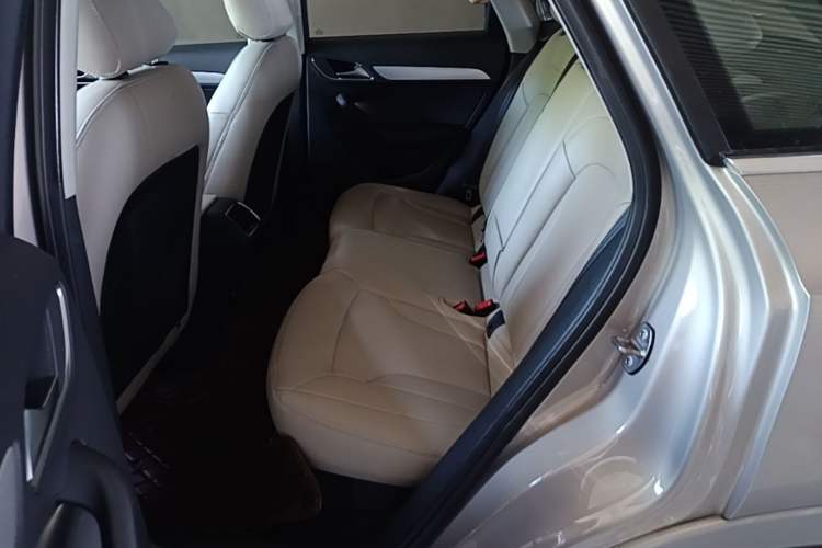 Used Audi Q3 2012 35 TFSI quattro Comfort Model Left Rear Seat