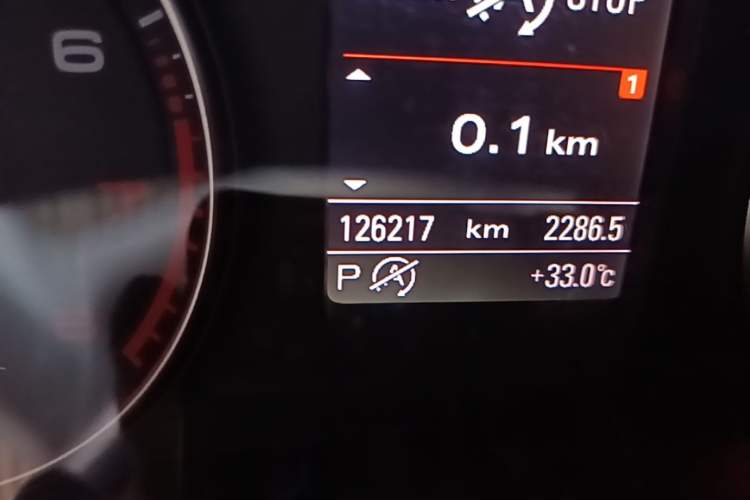 Used Audi Q3 2012 35 TFSI quattro Comfort Model Odometer Close Up