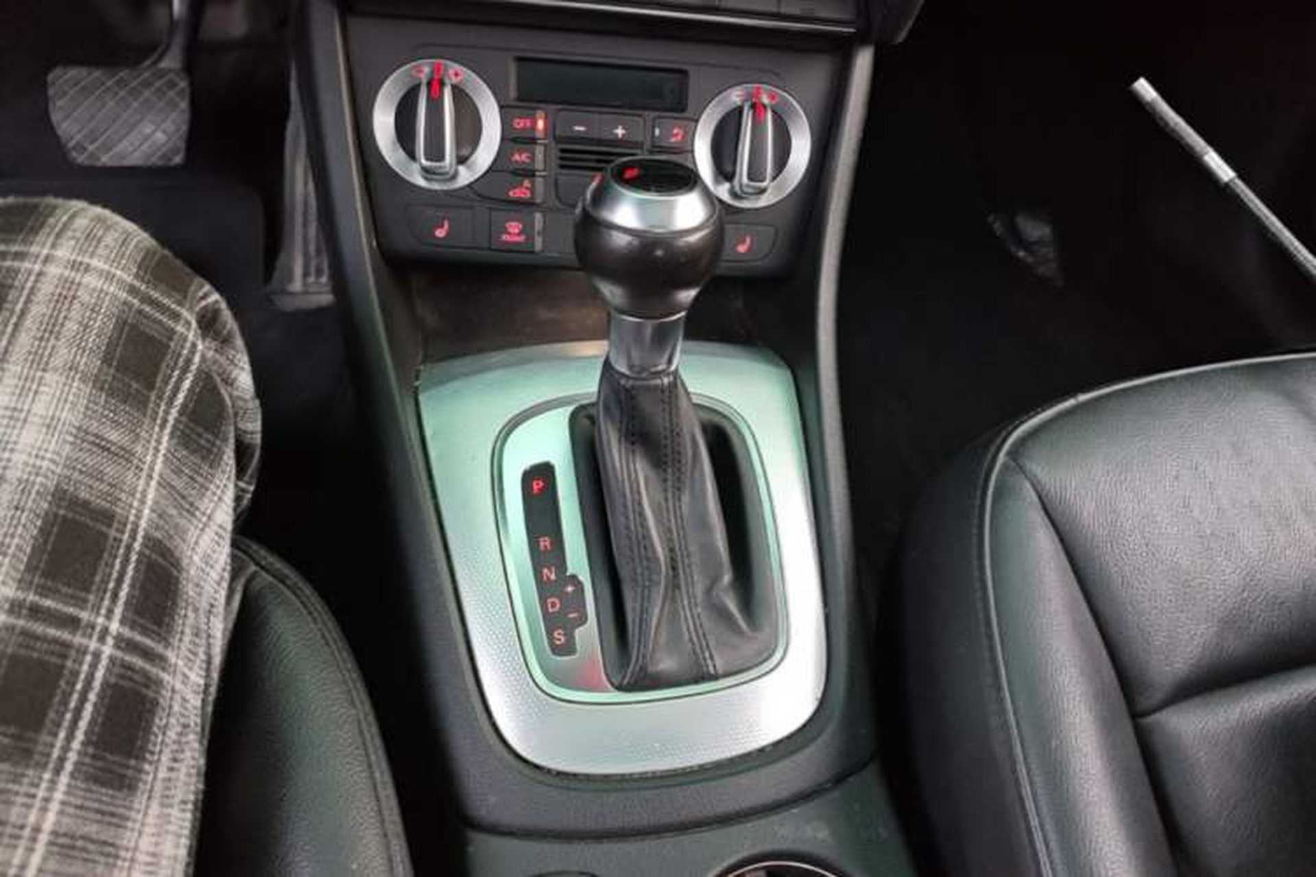 Used Audi Q3 2012 35 TFSI quattro Comfort Model Gear Lever