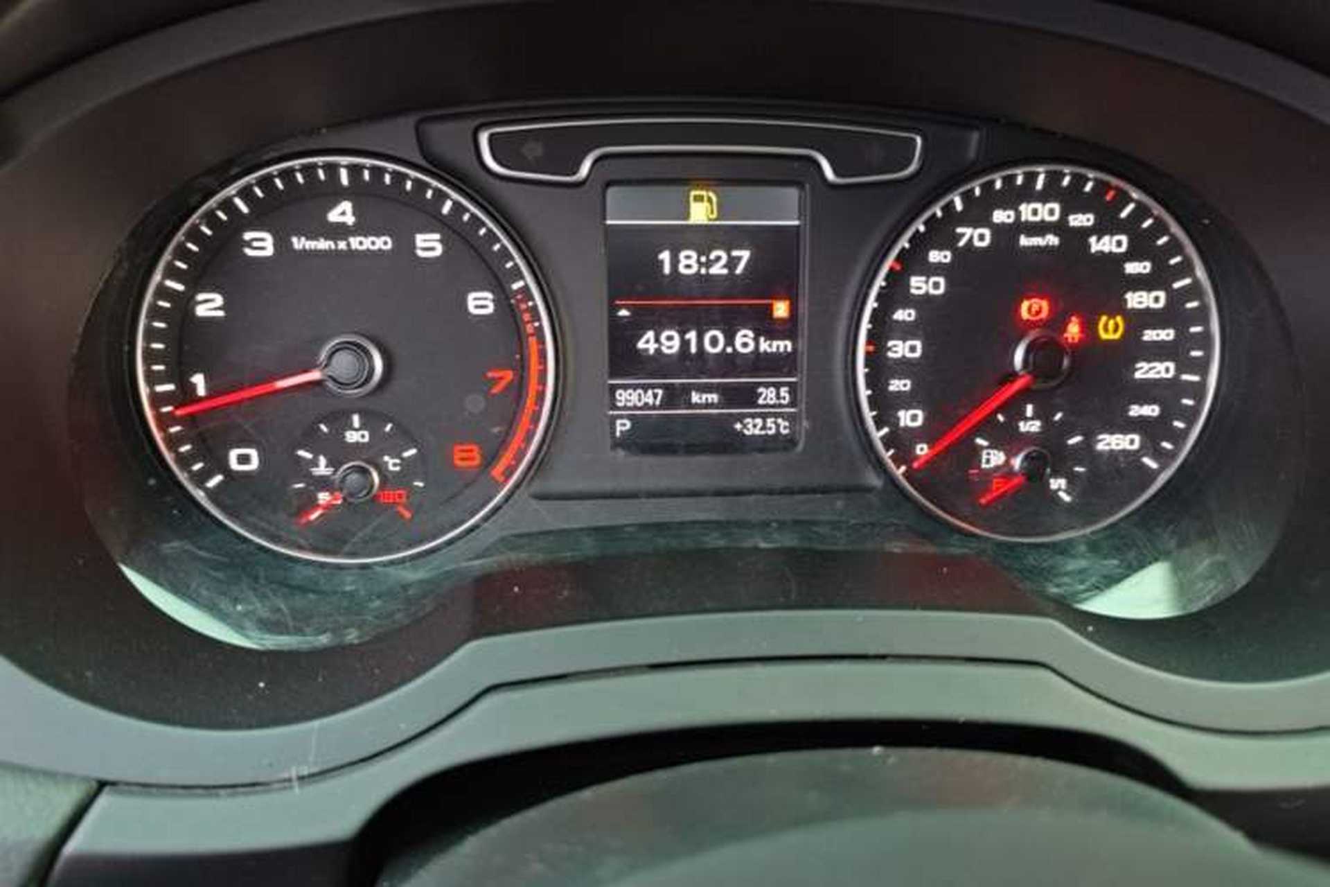 Used Audi Q3 2012 35 TFSI quattro Comfort Model Odometer Close Up