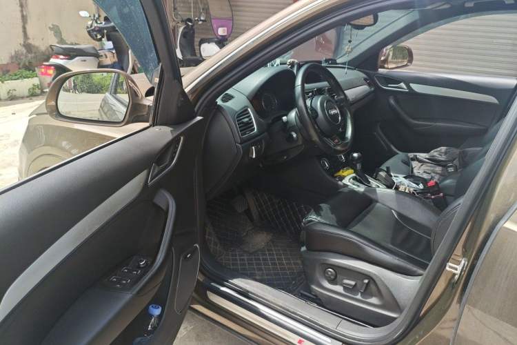 Used Audi Q3 2012 40 TFSI quattro Sport Edition Driver Seat