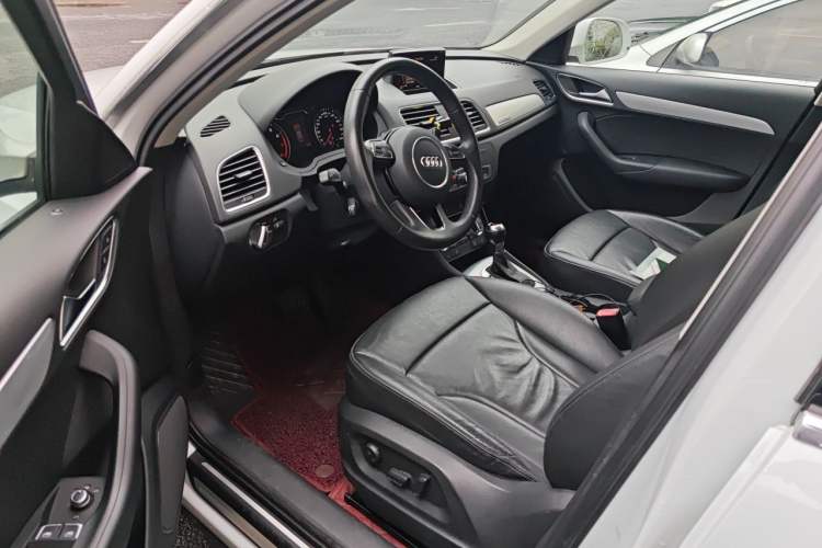 Used Audi Q3 2012 35 TFSI quattro Comfort Model Driver Seat