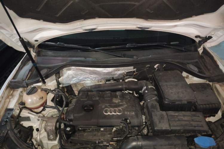 Used Audi Q3 2012 35 TFSI quattro Comfort Model Engine Bay