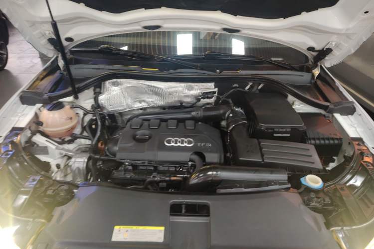 Used Audi Q3 2012 35 TFSI quattro Comfort Model Engine Bay