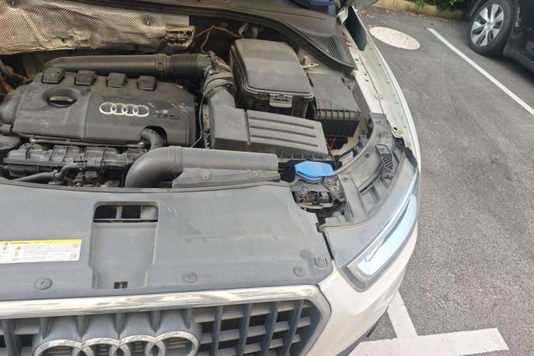 Used Audi Q3 2012 35 TFSI quattro Comfort Model Engine Bay Left