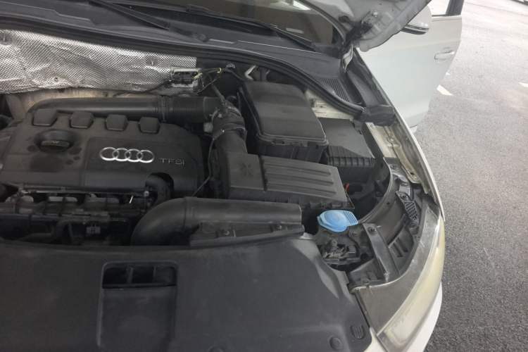 Used Audi Q3 2012 35 TFSI quattro Comfort Model Engine Bay Left