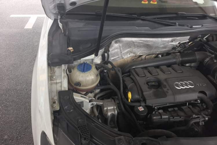 Used Audi Q3 2012 35 TFSI quattro Comfort Model Engine Bay Right