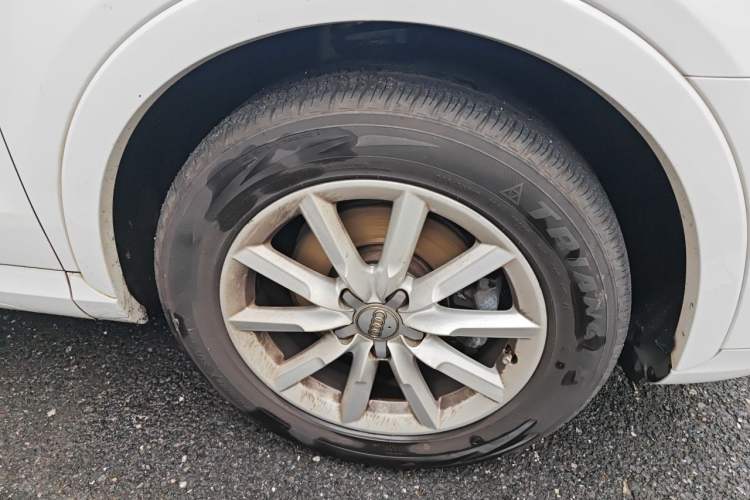 Used Audi Q3 2012 35 TFSI quattro Comfort Model Exterior 1