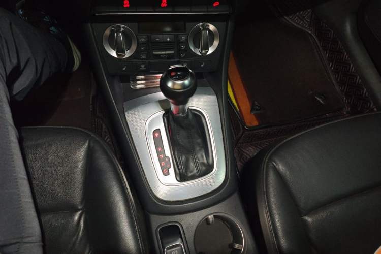 Used Audi Q3 2012 35 TFSI quattro Comfort Model Gear Lever