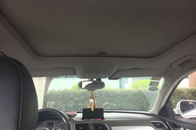 Used Audi Q3 2012 35 TFSI quattro Comfort Model Headliner
