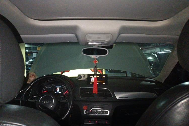 Used Audi Q3 2012 35 TFSI quattro Comfort Model Headliner
