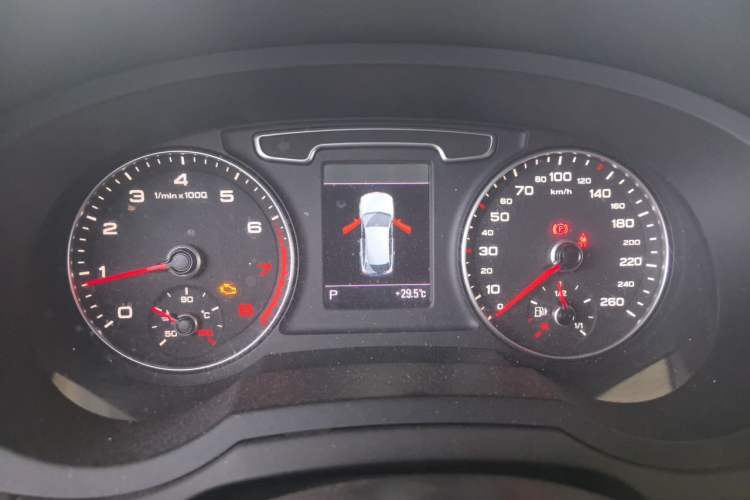 Used Audi Q3 2012 35 TFSI quattro Comfort Model Instrument Cluster