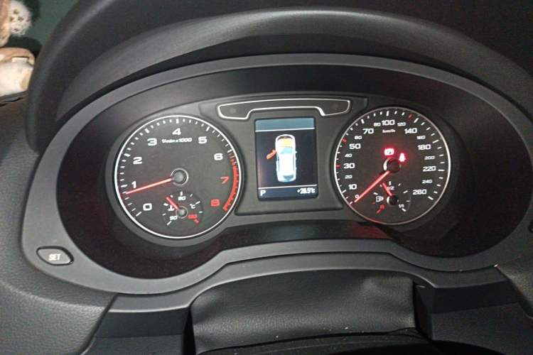 Used Audi Q3 2012 35 TFSI quattro Comfort Model Instrument Cluster