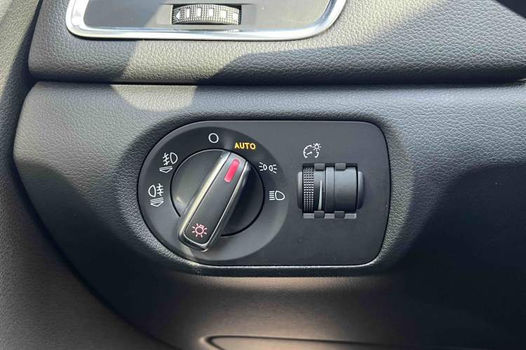 Used Audi Q3 2012 35 TFSI quattro Comfort Model Interior 10
