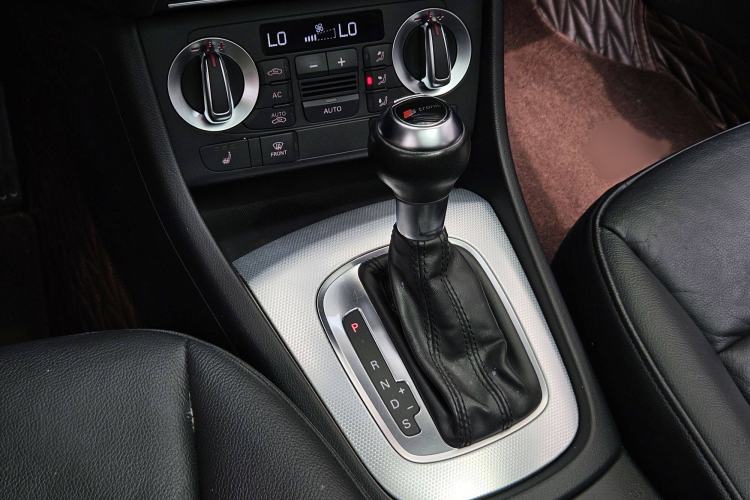 Used Audi Q3 2012 35 TFSI quattro Comfort Model Interior 14