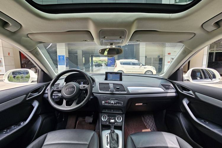 Used Audi Q3 2012 35 TFSI quattro Comfort Model Interior 2
