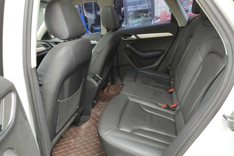 Used Audi Q3 2012 35 TFSI quattro Comfort Model Interior 4