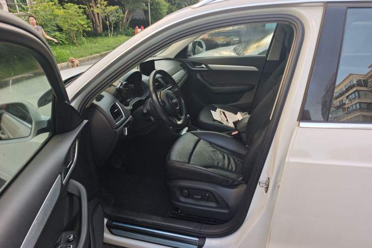 Used Audi Q3 2012 35 TFSI quattro Comfort Model Left Front Seat