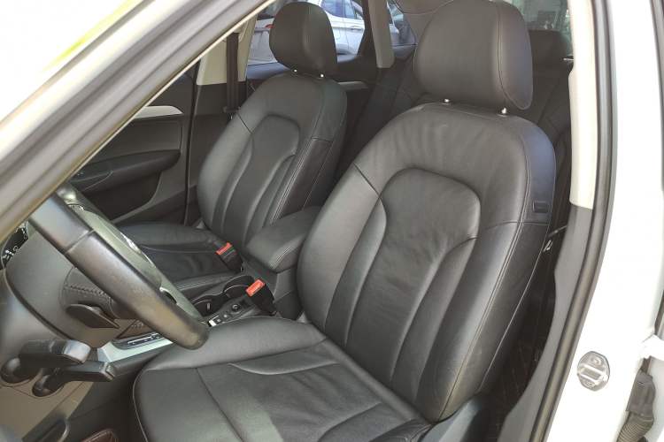 Used Audi Q3 2012 35 TFSI quattro Comfort Model Left Front Seat